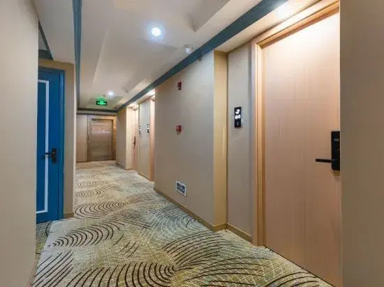Hotel China (Cangnan Railway Station)
