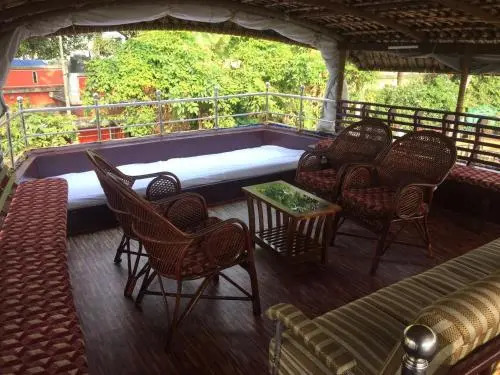 Nova Holidays Houseboat