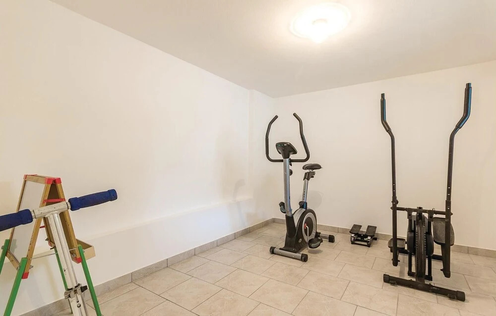 Stunning Home in Pula With Wifi and 5 Bedrooms