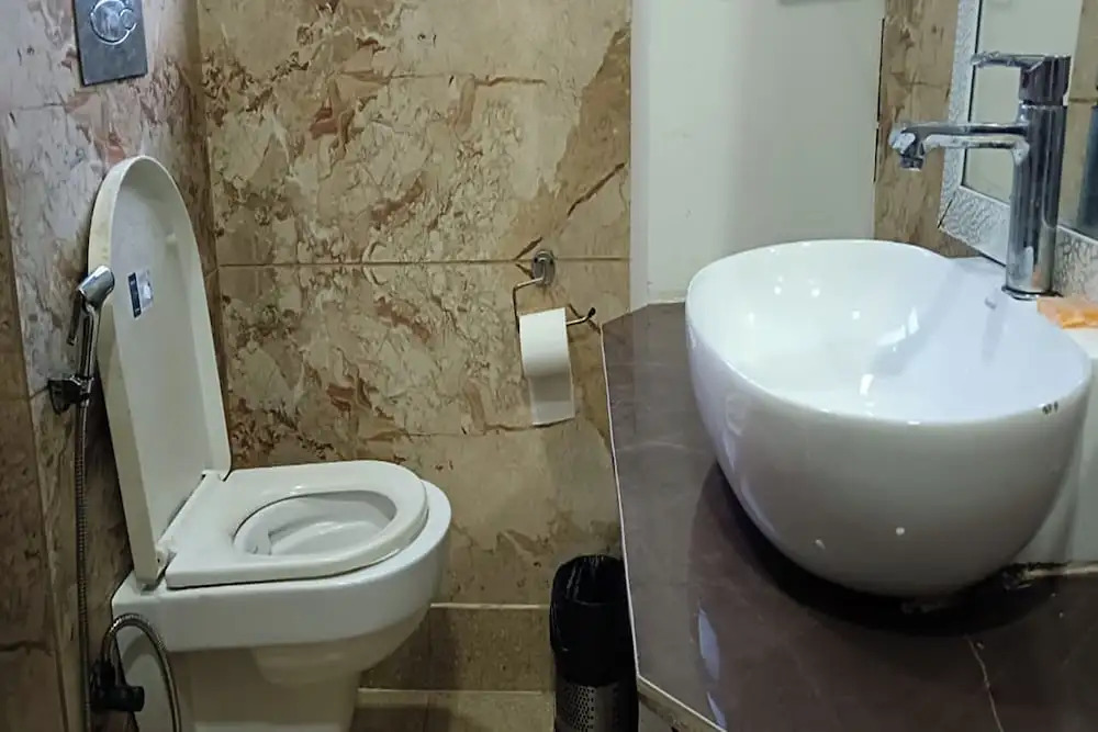 Zen Inn Luxury Hotel