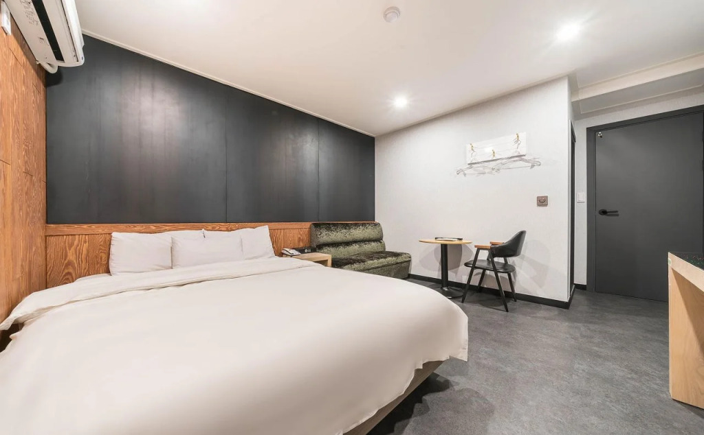 Line Hotel