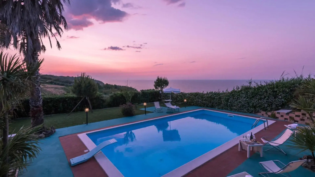 RIPARI DI GIOBBE 6&2, Emma Villas