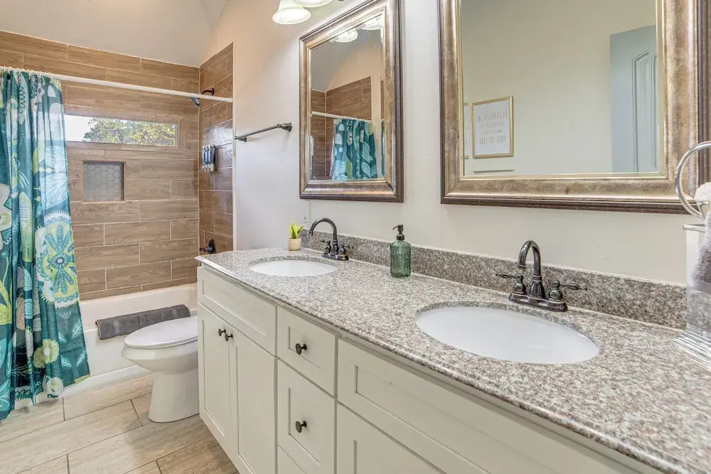 Outdoor Oasis: 2 Mi to Downtown Dallas & Venues!