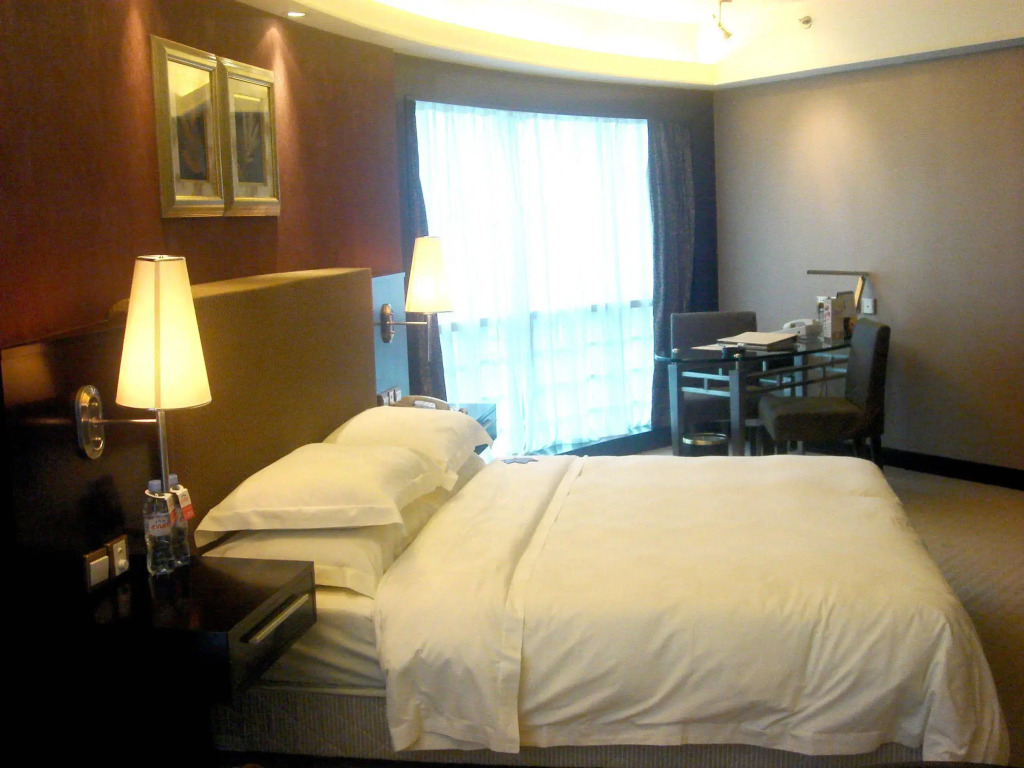 Royal Suites & Towers