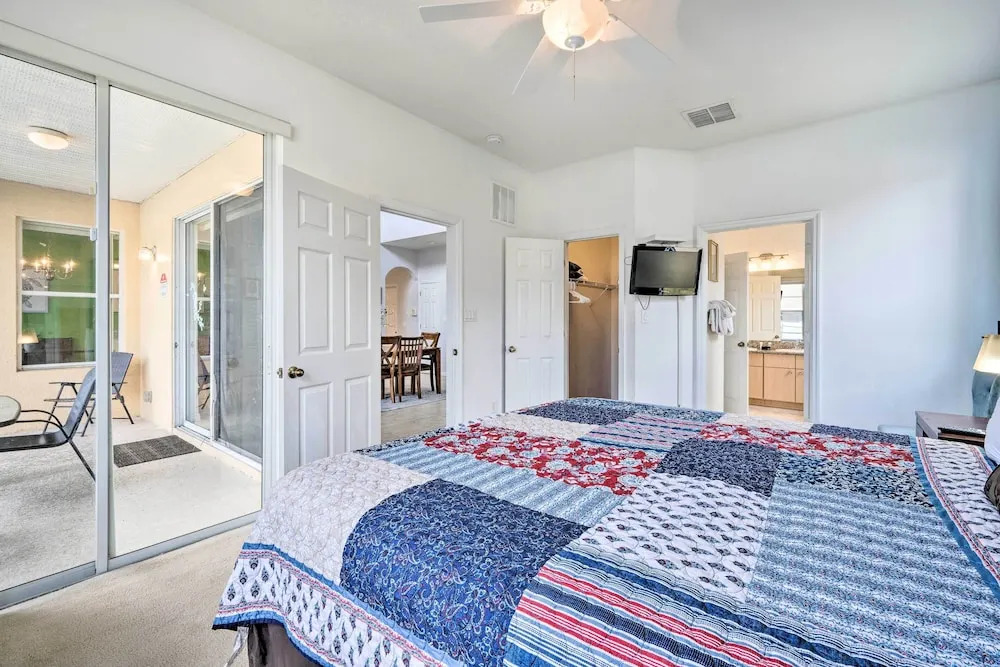 Dog-friendly Kissimmee Home w/ Lanai + Pool!