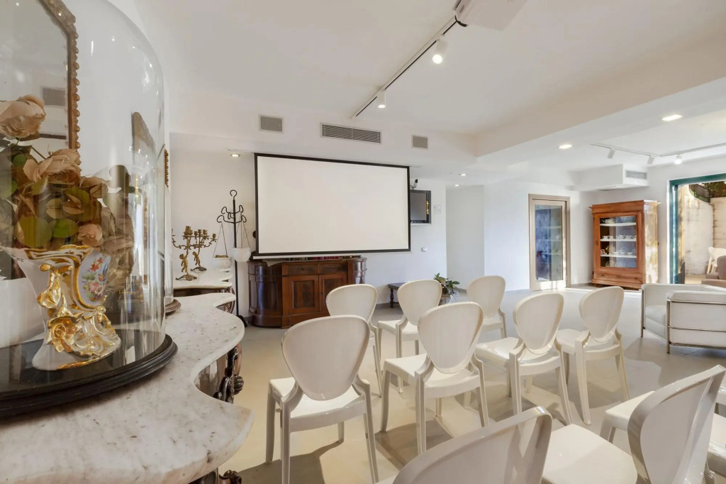 Luxury villa with marvellous terrace overlooking the sea-VILLA LILIANA