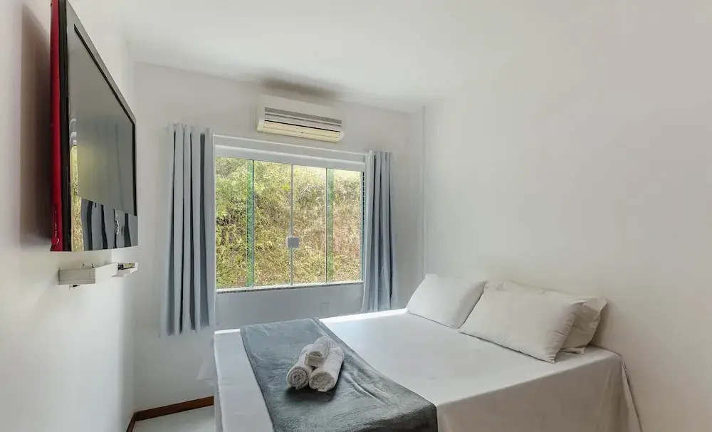 Apt 2 Bedrooms 200 m From the Beach Mao0203