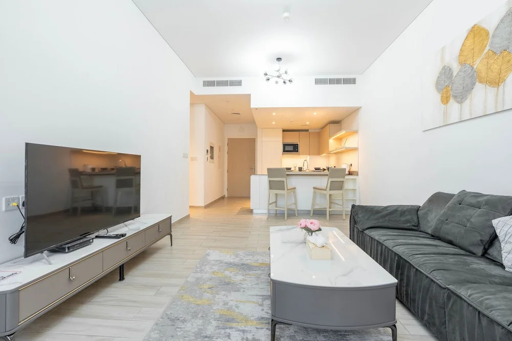 Whitesage - Stylish Retreat in JVC with Designer Swimming Pool