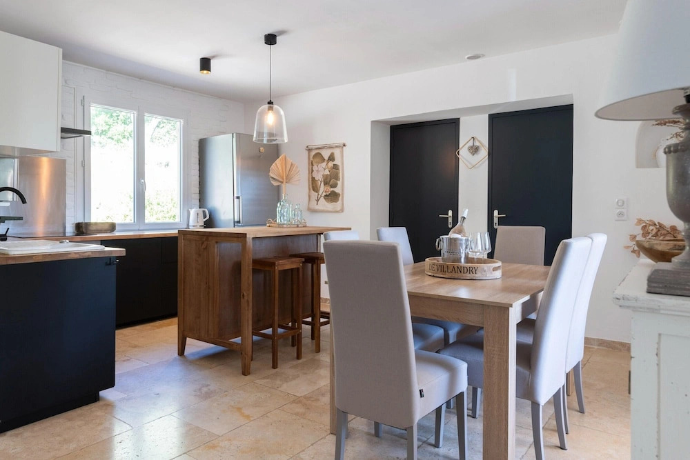 Charming Holiday Home With Private Garden