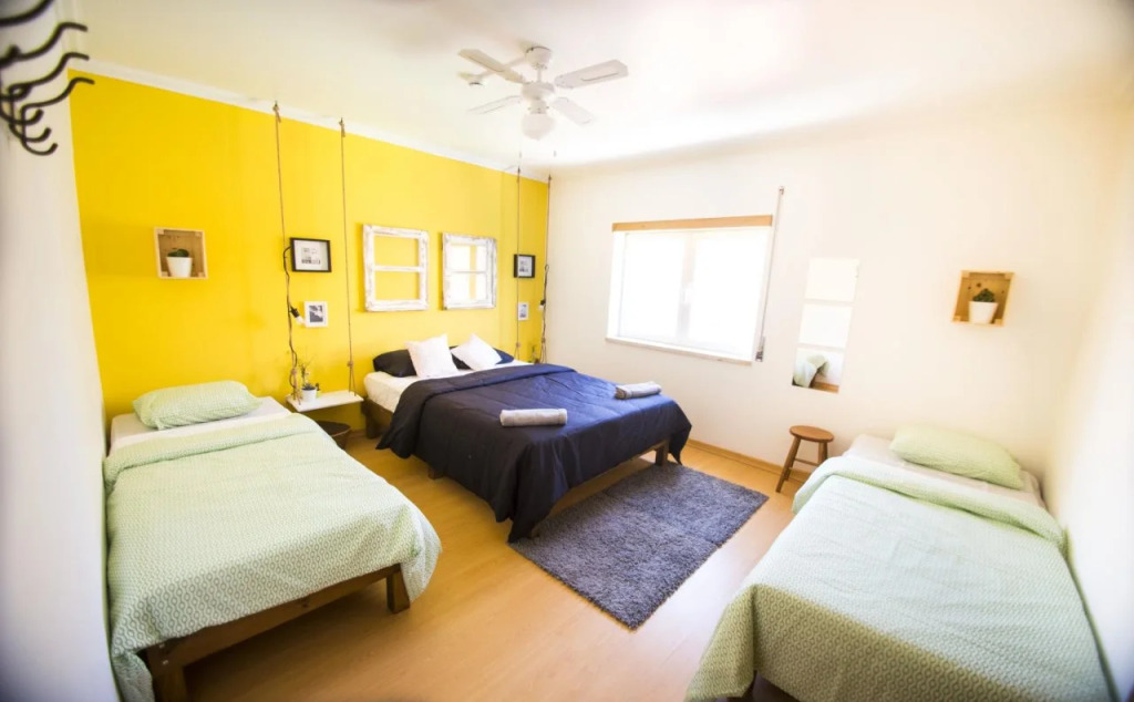Pineapple Surf House