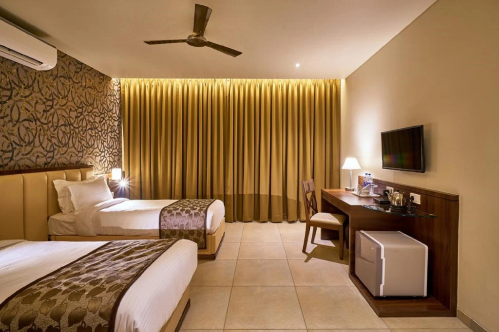 Hotel Shlok (Pure Veg), Kolhapur