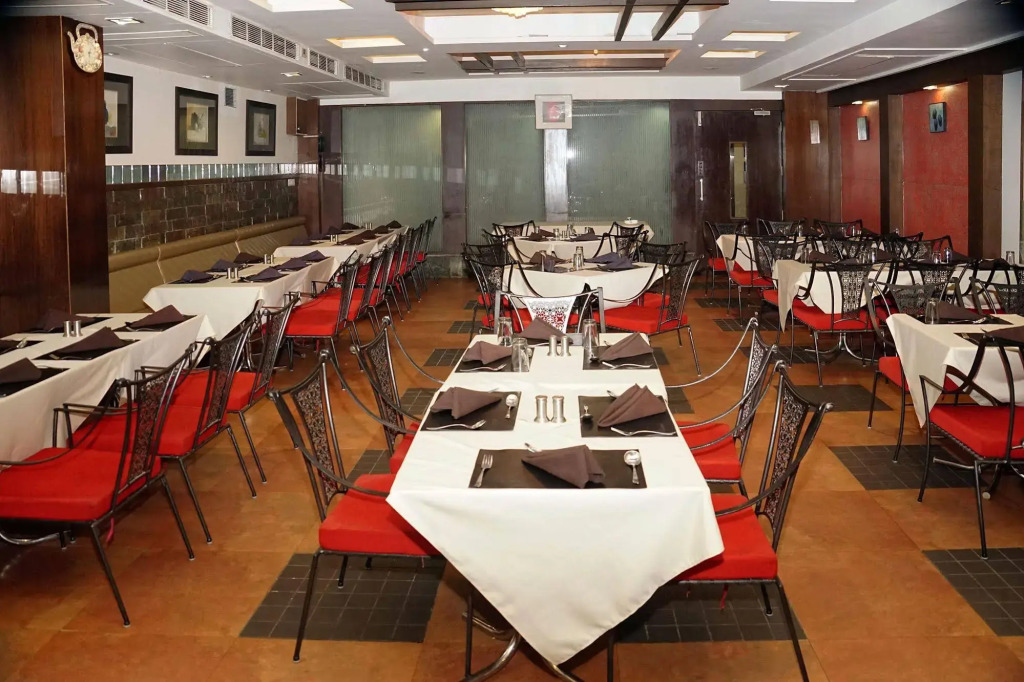 SilverCloud Hotel and Banquets