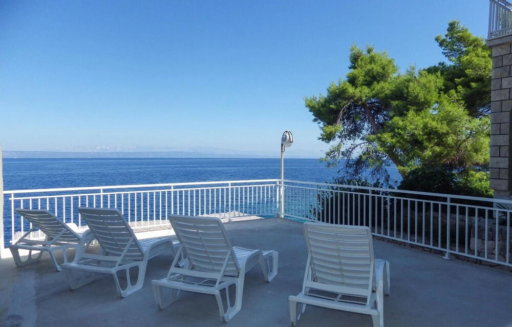 Beautiful Home in Prigradica With Wifi and 7 Bedrooms