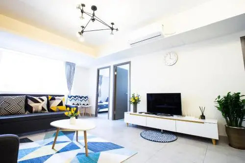 Large 110sqm 3 bedroom 2 min from MTR
