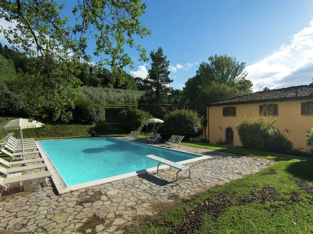 A Beautiful Tuscan Farmhouse and a Large Swimming Pool and Relaxing