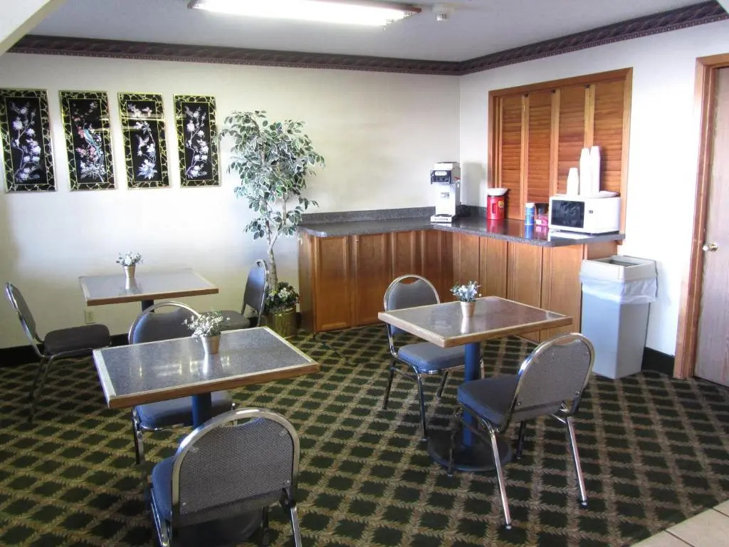 Hallmark Inn & Suites Newly Renovated Rooms San Antonio Northeast