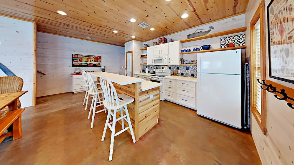 Station Street - 4 Br Townhouse