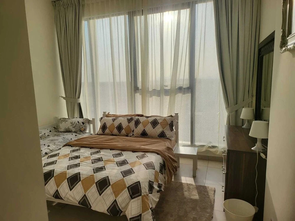 B411 Furnished Apartment With Maidroom