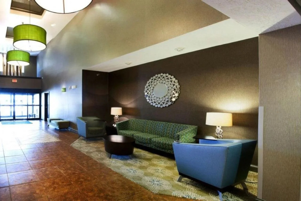 Holiday Inn Express & Suites - Brandon by IHG