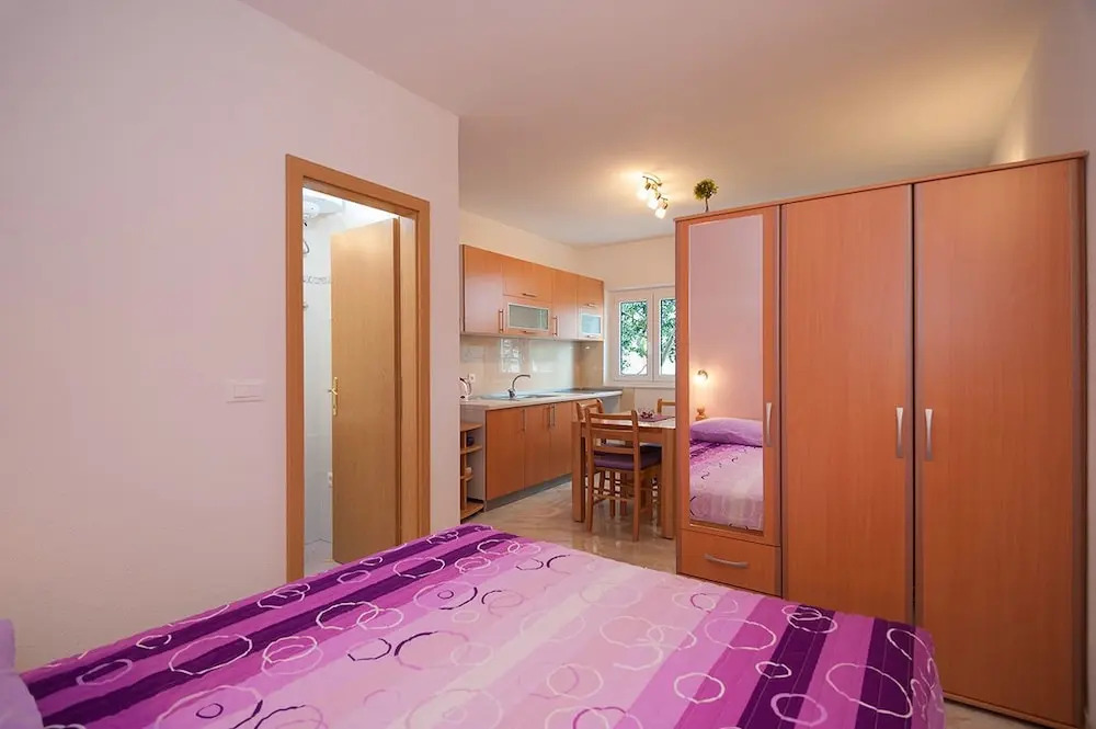 Spacious Apartment Krvavica
