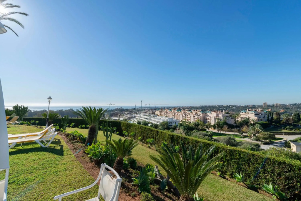 Apartamento en complejo residencial con piscina