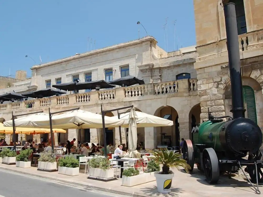 Traditional Maltese Townhouse, Roof Terrace and Views