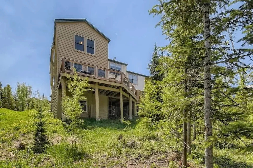 4BR Townhome w/ Private Hot Tub, Garage, and Deck