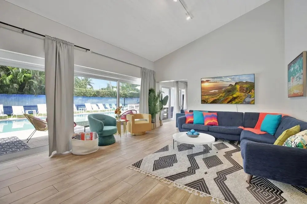 Seabreeze - 6BR Pool and Steps to Beach