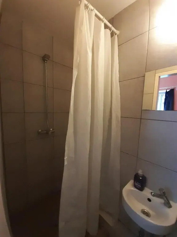 2-Rent Group Hostel Rooms&Apartments TUB19A