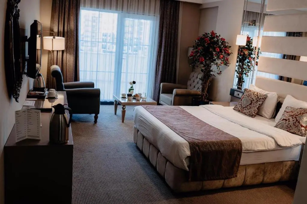 Elite World Nest Van