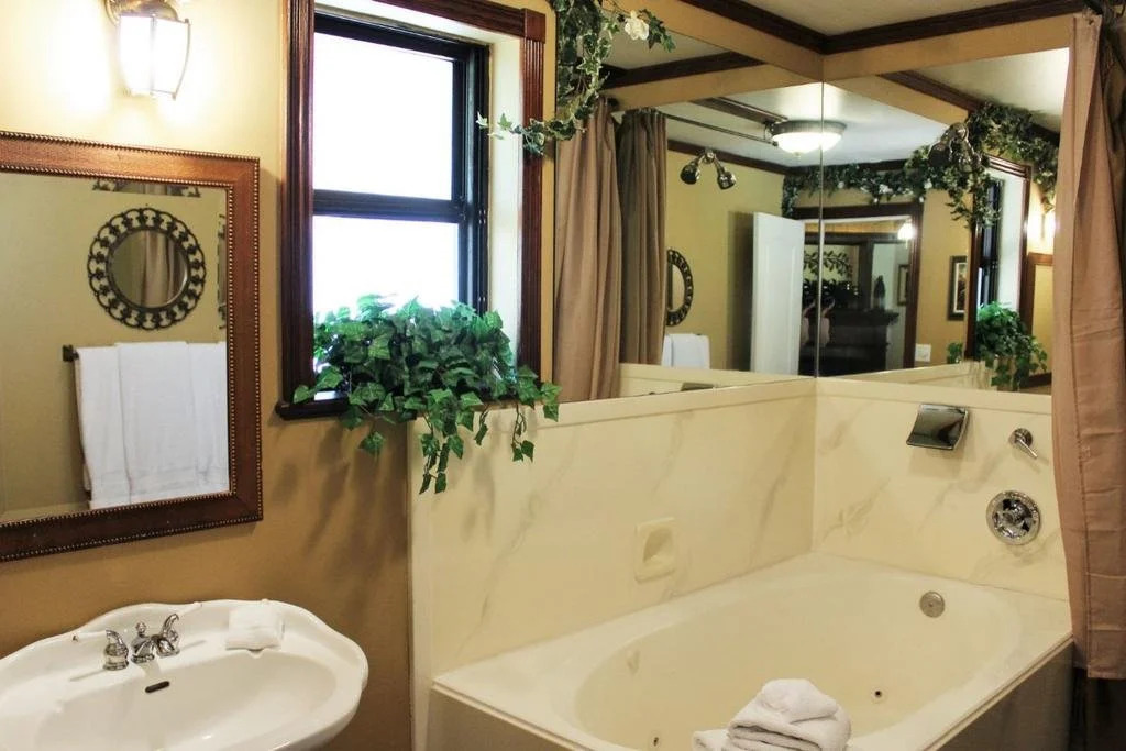 Castle Creek Inn