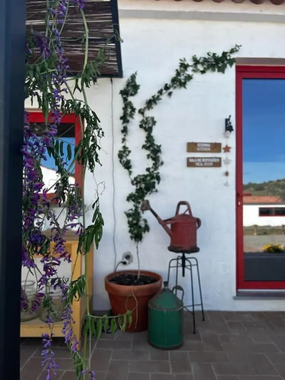 Viva! Farmhouse