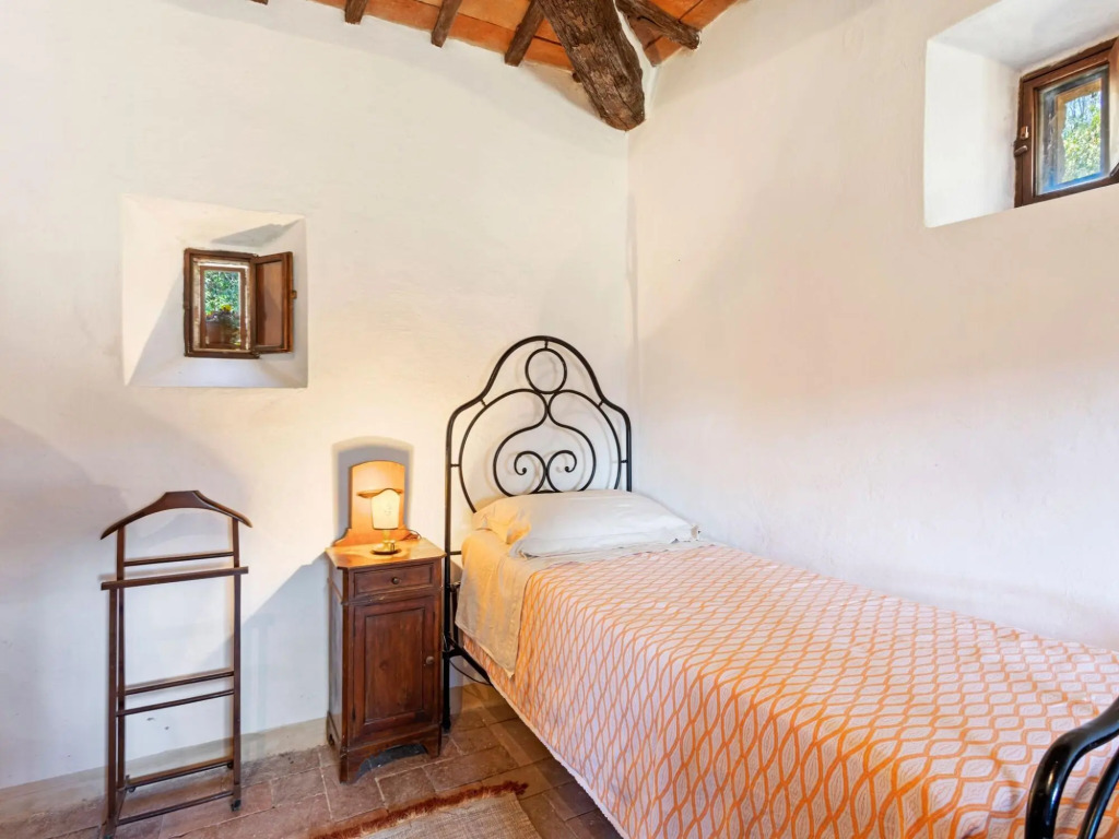 Elegant 2-bedroom Holiday Home in Tuscan