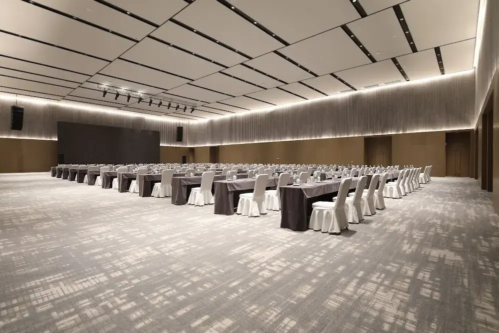 Sunstone Plaza Hotel