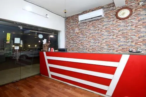 Happy Restaurant by OYO Rooms