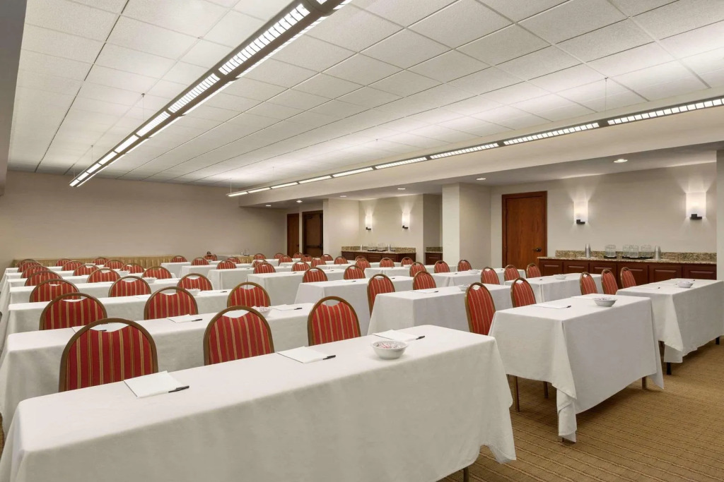 Country Inn & Suites by Radisson, Atlanta Galleria-Ballpark, GA