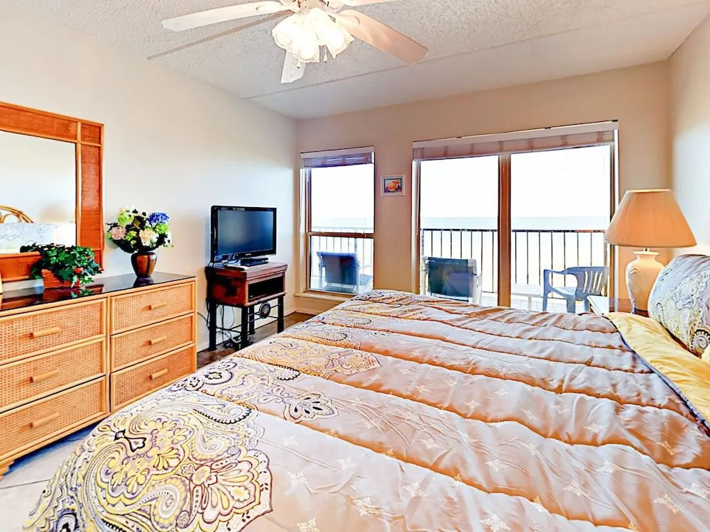 4400 Gulf Blvd Condo Unit 305 2 Bedrooms 2 Bathrooms Condo