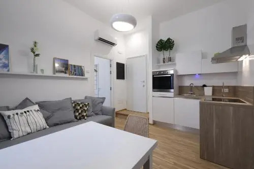 White Home Roma