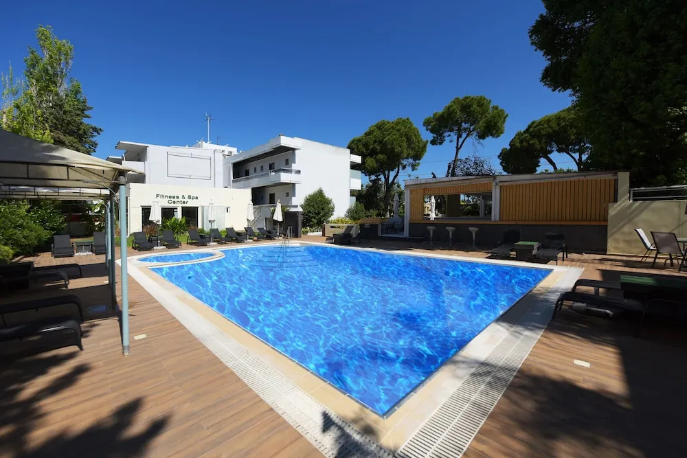 Rhodes Superior Suite - Cosy Poolside Retreat