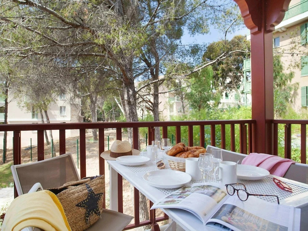 Apartment in Cavalaire-sur-mer Near Beach