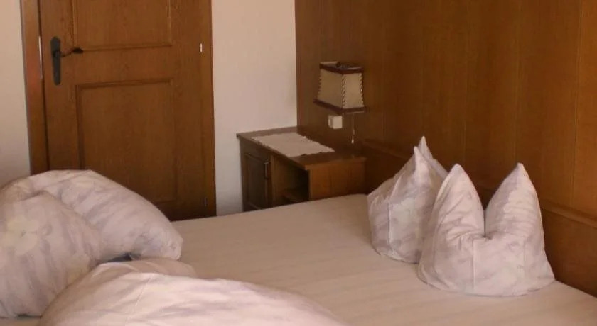 Haus am Brunnen