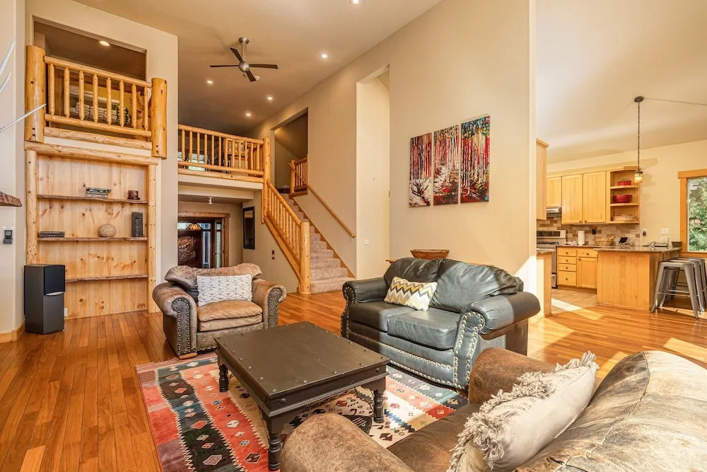 Spacious Tahoe Donner Basecamp W/ Private Hot Tub 4 Bedroom Home