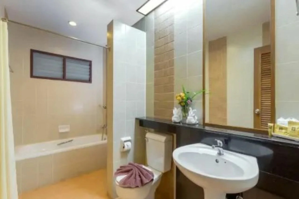 Authong Residence