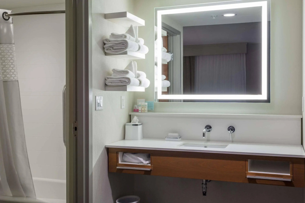 Hampton Inn & Suites - Knoxville Papermill Drive, TN