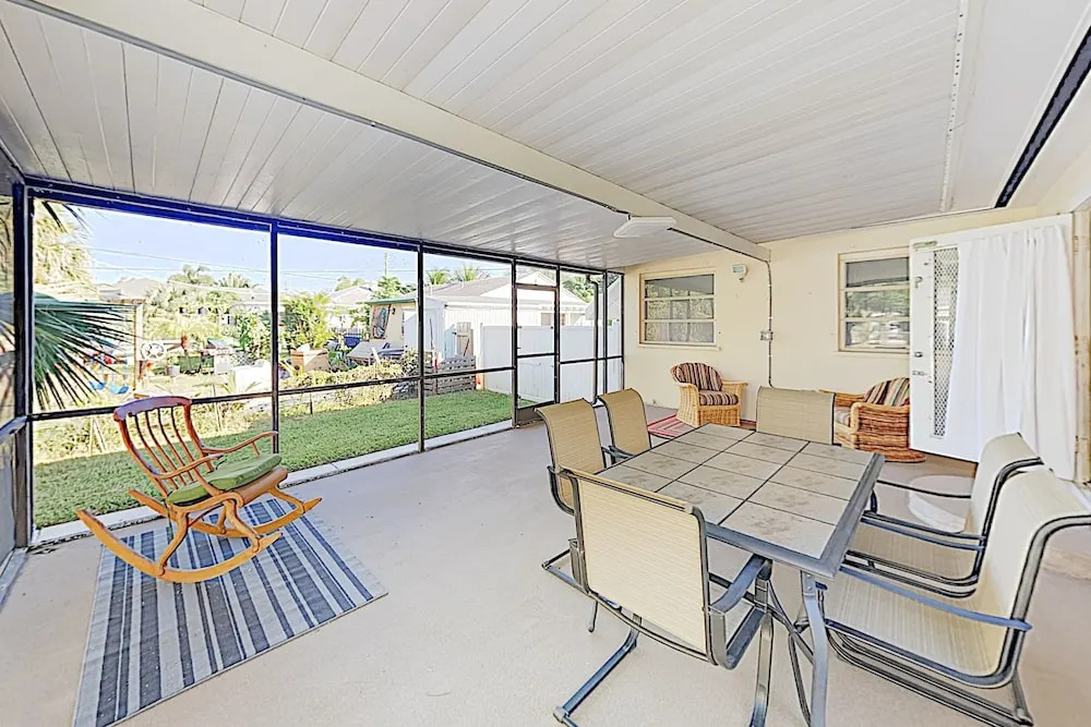 New Listing! Tropical Getaway - 5 Minutes To Beach 2 Bedroom Home