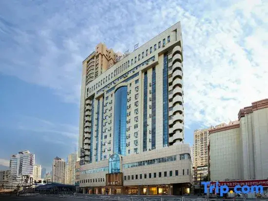 Ji Hotel Urumqi People's Square North Gate Metro Station