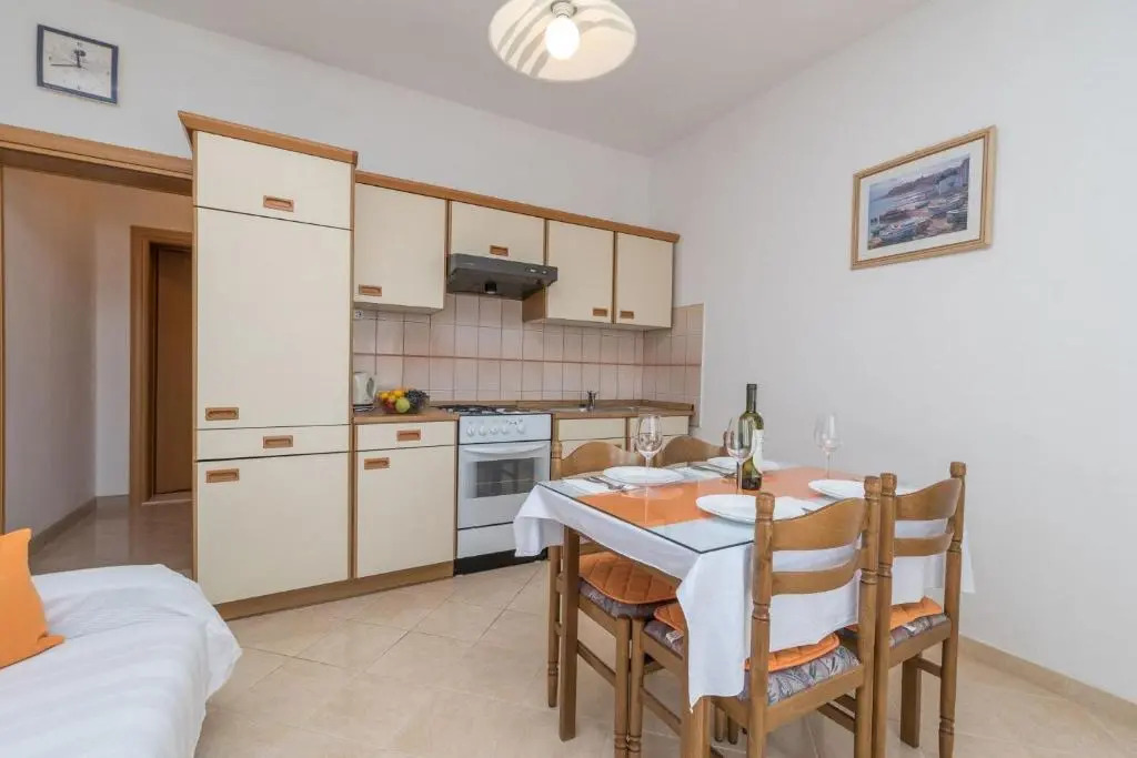 Apartments Vin - 40 m from sea