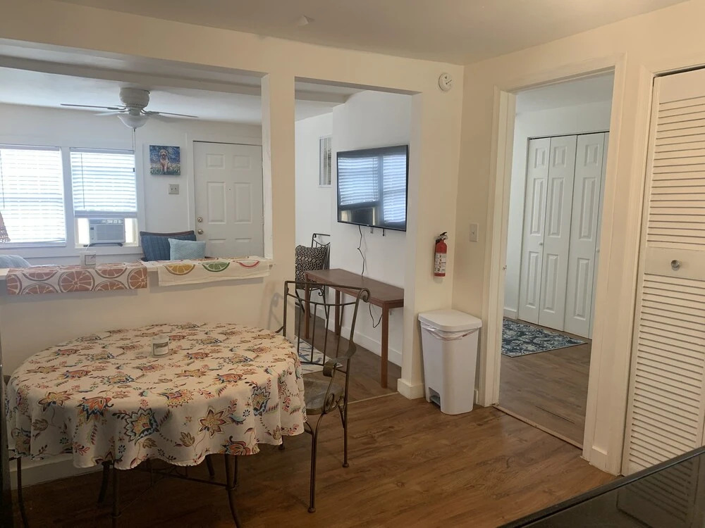 Sandy Mutts At The Beach 1 Bedroom Cottage by RedAwning