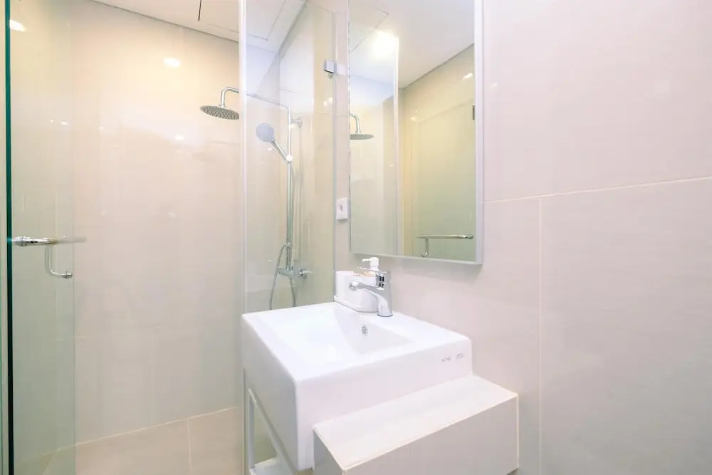 Comfy and Modern Look 2BR at Vasaka Solterra Apartment By Travelio