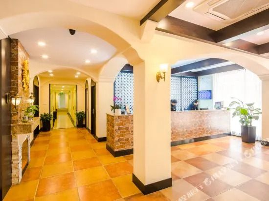 Fest Hotel Chain (Jiuhuashan Subway Station)